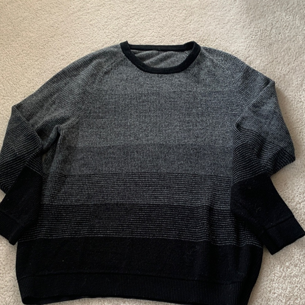 Men's Black and Gray Sweater
